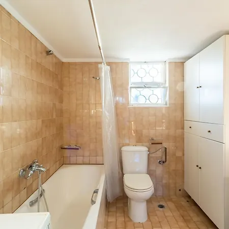 Avia's Seaside Hideaway With Lush Garden