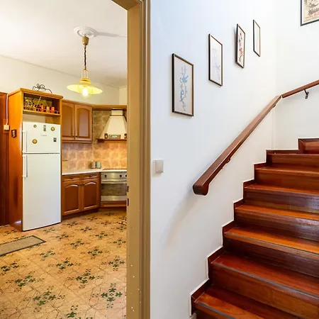 Avia's Seaside Hideaway With Lush Garden Avia