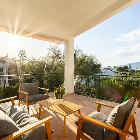 Avia's Seaside Hideaway With Lush Garden Tatil Evi *