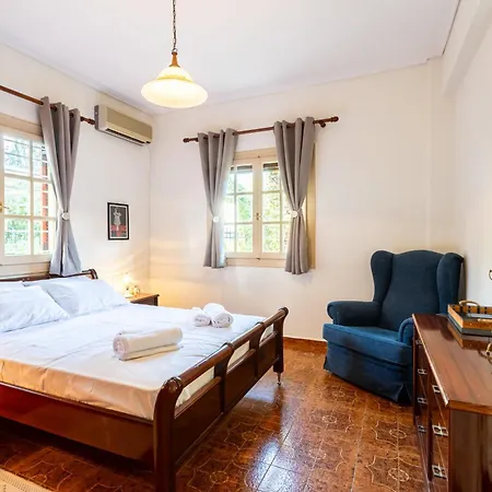 Avia's Seaside Hideaway With Lush Garden * Avia