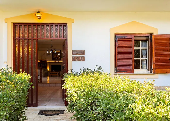 Avia's Seaside Hideaway With Lush Garden * Avia