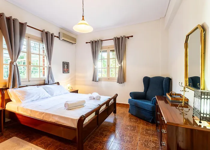 Avia's Seaside Hideaway With Lush Garden * Avia